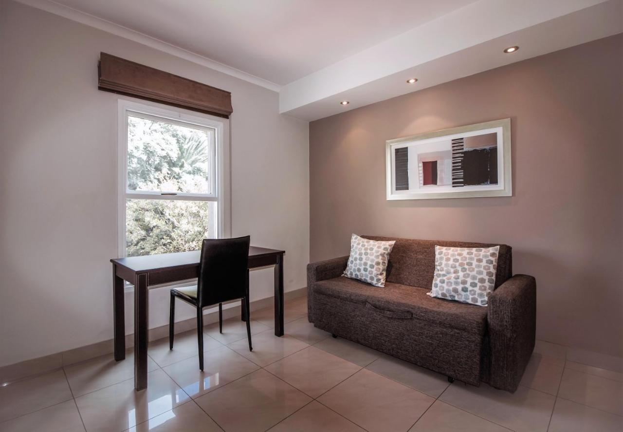 Villa Via Executive Suites With Power Back-Up Johannesburg Luaran gambar